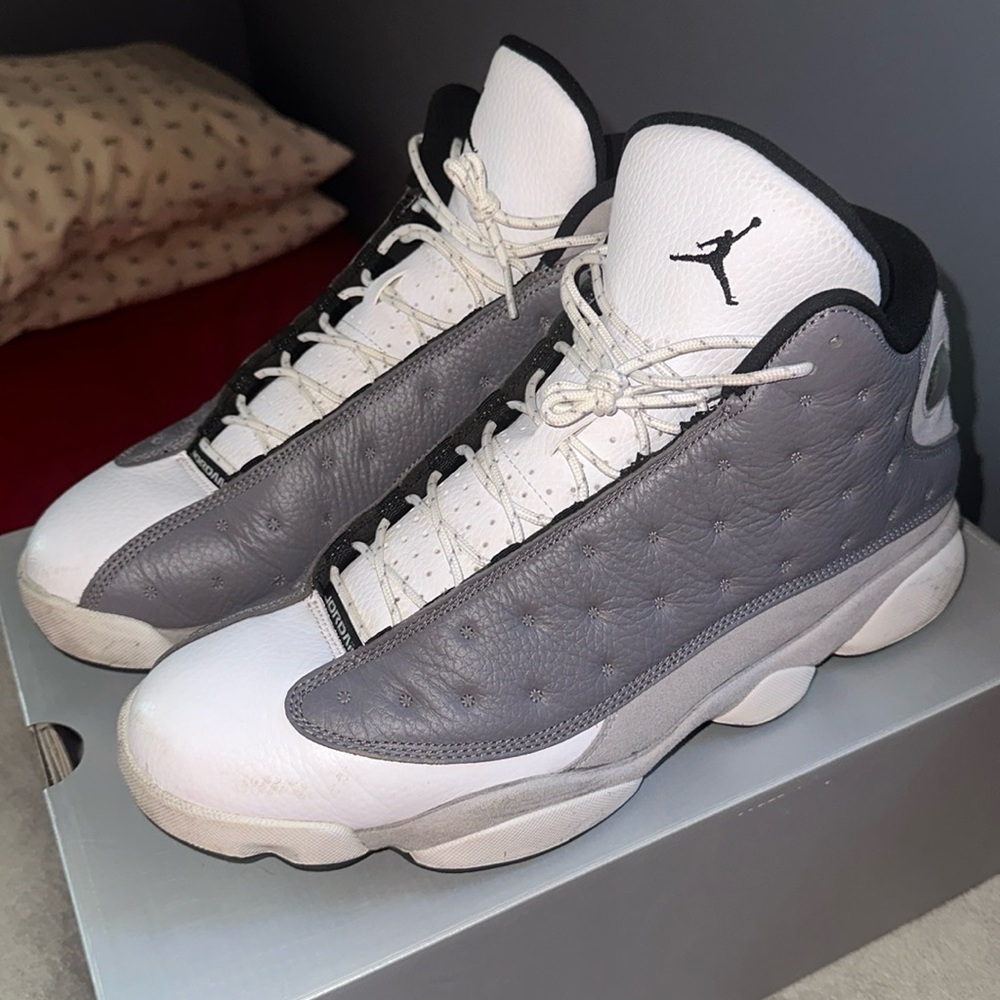 Jordan 13 Retro Size 13 (Used)
Atmosphere Grey